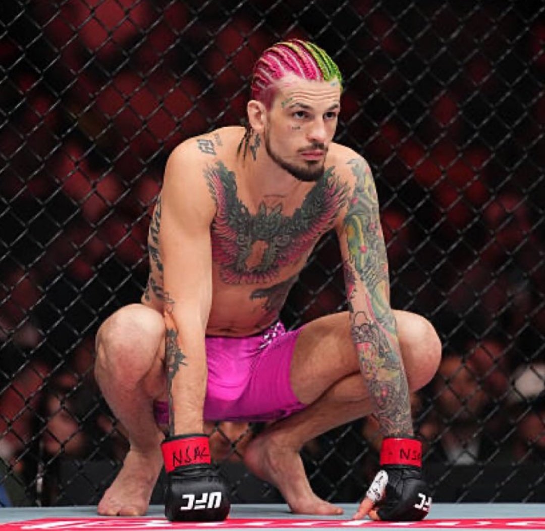 Kötü gidişatın ardından galibiyetle dönmeyi başardı🍭
#UFC324 #UFC #MMA