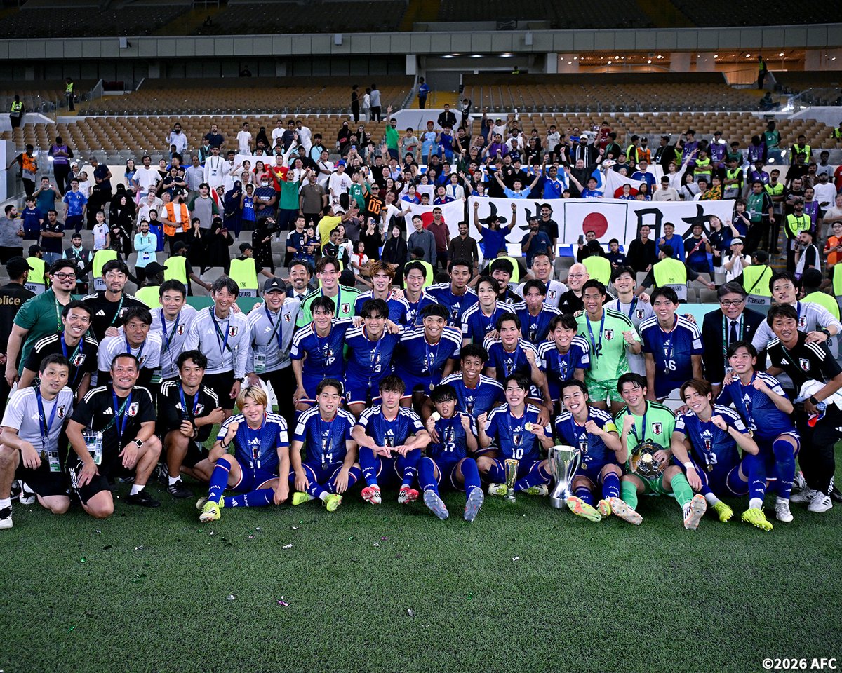 jfa_samuraiblue's tweet photo. 🔹U-23日本代表🔹

選手23人、スタッフ全員で掴んだアジアカップ連覇🇯🇵🤝

#AFCU23 @afcasiancup
#夢への勇気を #U23日本代表
#サッカー日本代表 https://t.co/1XmPGFLtLs