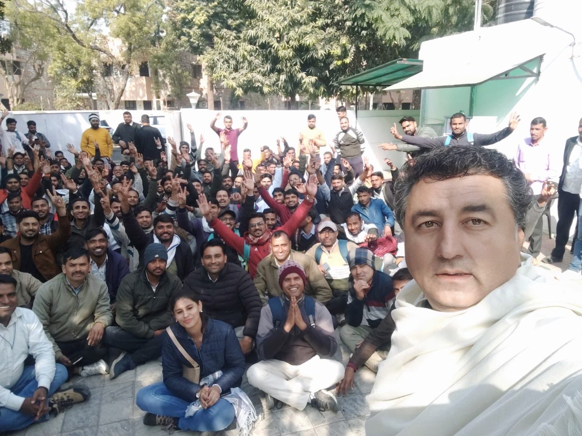 PrinceS57741961's tweet photo. आपकी पहल से हजारों घरों में खुशियाँ लौटीं।
#धन्यवाद_केके_विश्नोई https://t.co/eXlOD53ZUz