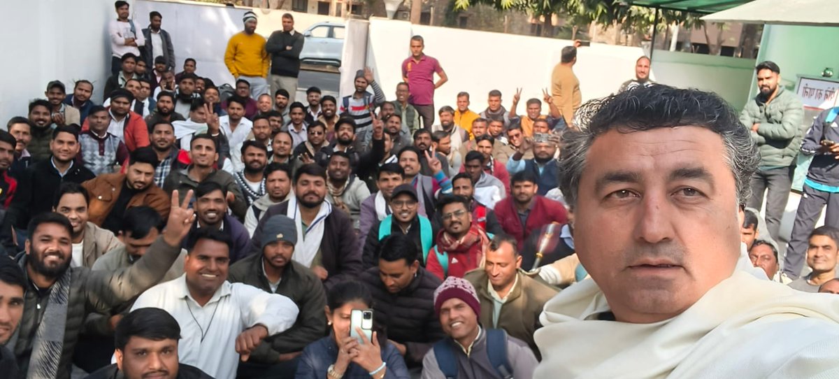 वर्षों के इंतज़ार के बाद हमें जॉइनिंग मिली यह केवल आपके निर्णयों से संभव हुआ है आदरणीय मंत्री जी।🙏
<a href="/kkvishnoibjp/">K.K.Vishnoi</a>
#धन्यवाद_केके_विश्नोई