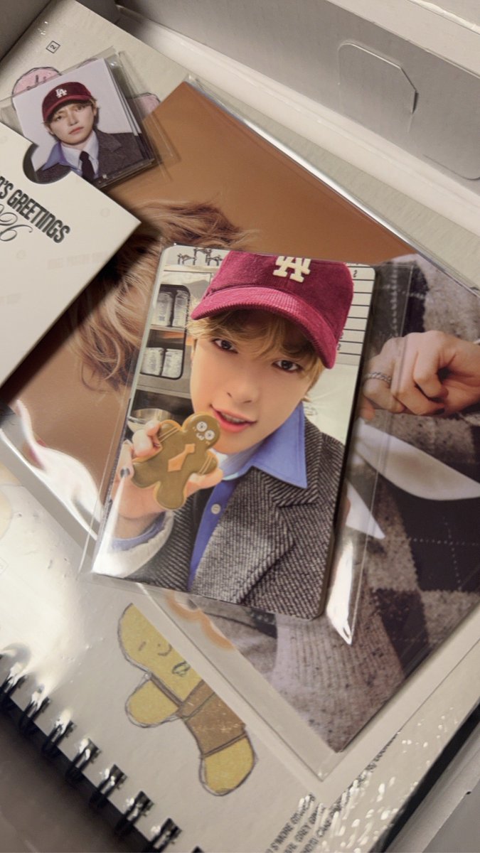 どなたか、こっちバージョンじゃないホンジュンのトレカありませんか…