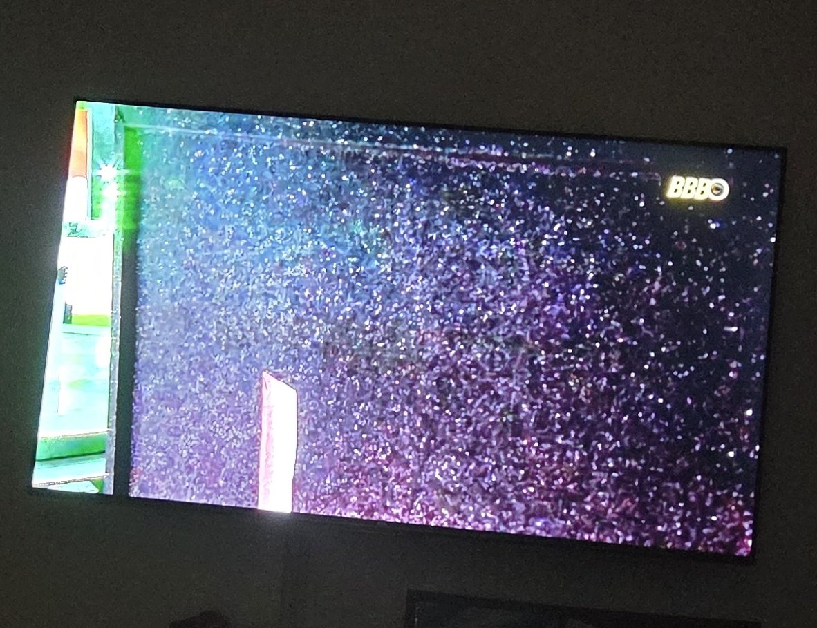 GUAImusik's tweet photo. A maravilhosa camera do @bbb . A caixa ta otima. Parabens. #bbb26 #bbbfail https://t.co/SAGqN2xyj6