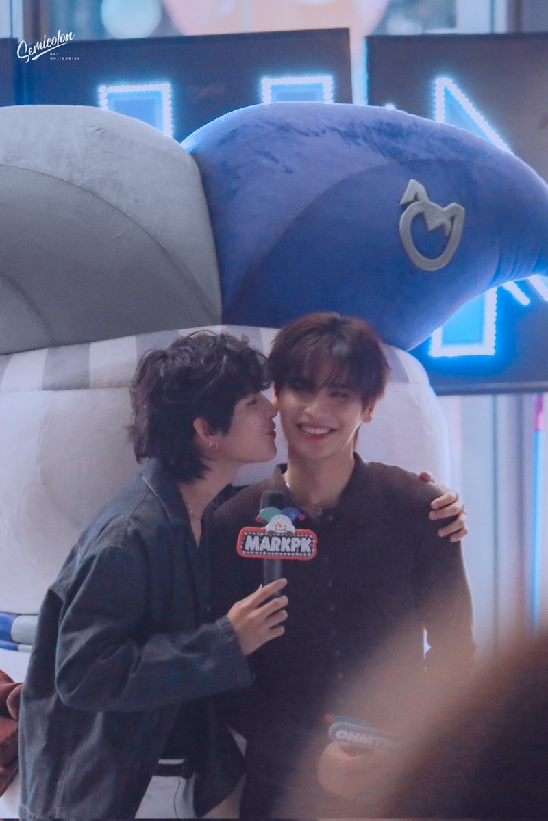 NN_1oobias's tweet image. พี่ถามว่า เกิดไรขึ้นคะ!!!

MARKOHM SANAM ARN LEN SIGN 

#markohm 
#สนามอ่านเล่น2026xMarkOhm 
#mmarkpkk @mmarkpkk #ohmtpk