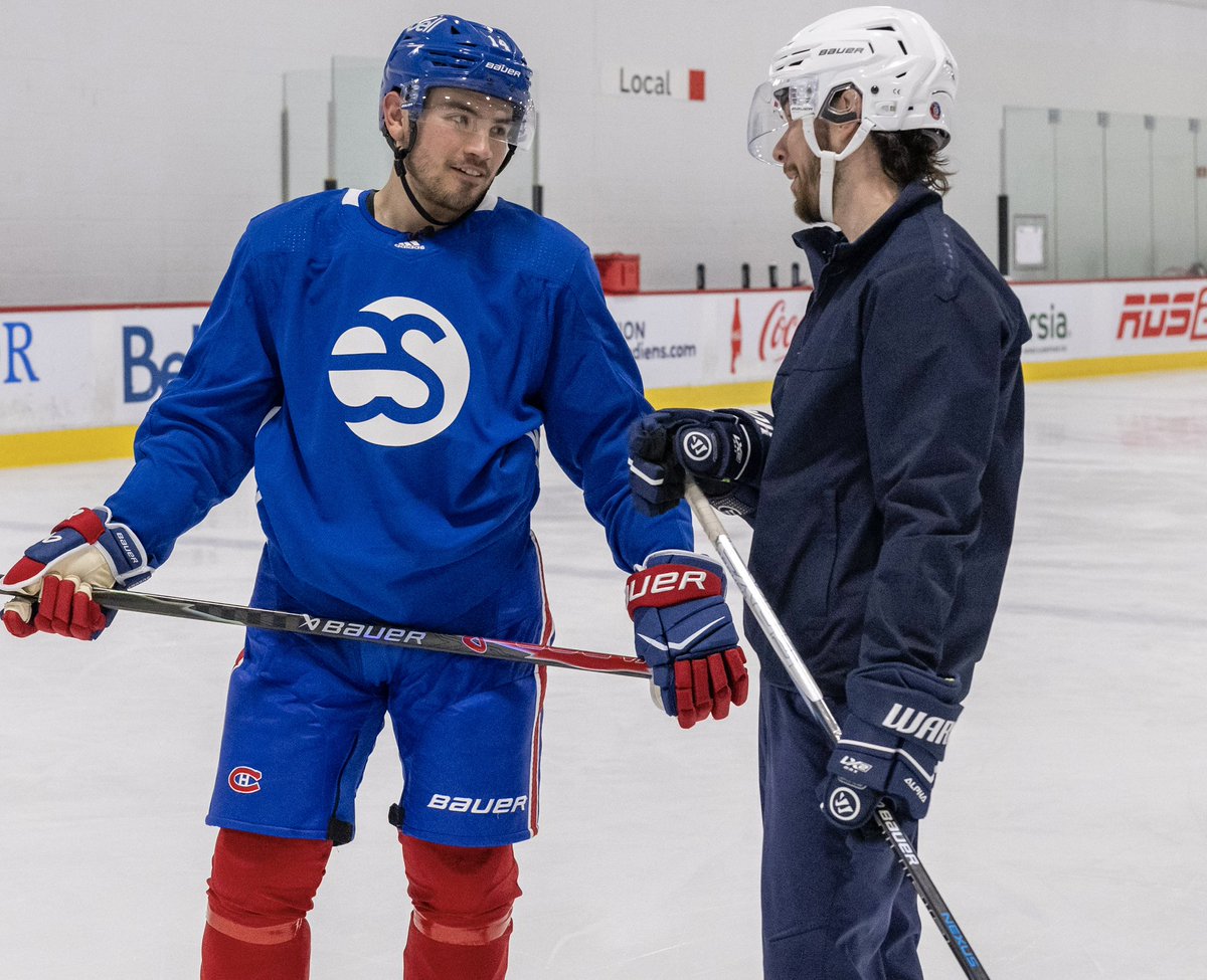 «La prochaine fois que je ne marque pas pendant quelques matchs, ne me démolis pas en ondes!»🤣

Il y a un mois, j’ai, via le CH, invité Nick Suzuki à venir passer une heure avec moi sur la patinoire. Je voulais connaître tous ses trucs. 

Voici le reportage le plus agréable que