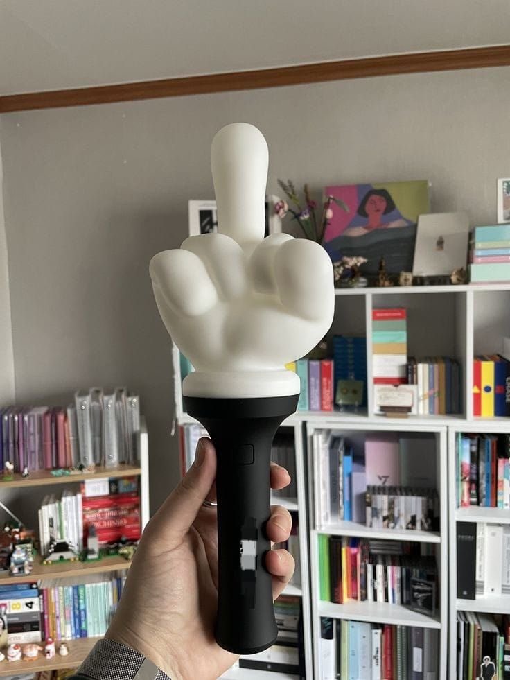 ohyulprincess's tweet image. #LNGSHOT future lightstick