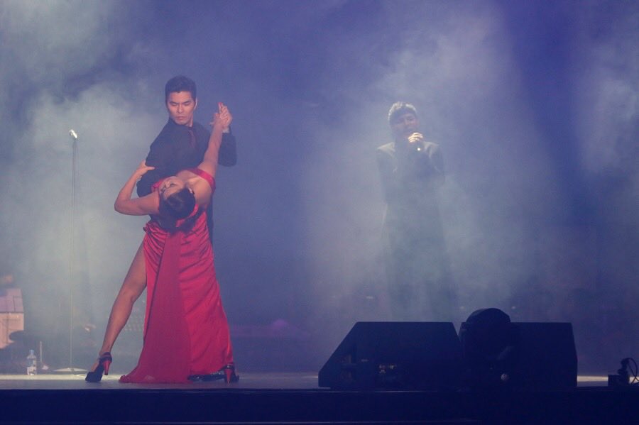 약간 이런 건데 저기서 입꼬리 올려 웃는 라두가 있었음 ㅠㅠ