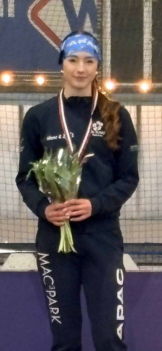 elvira salet tweet media