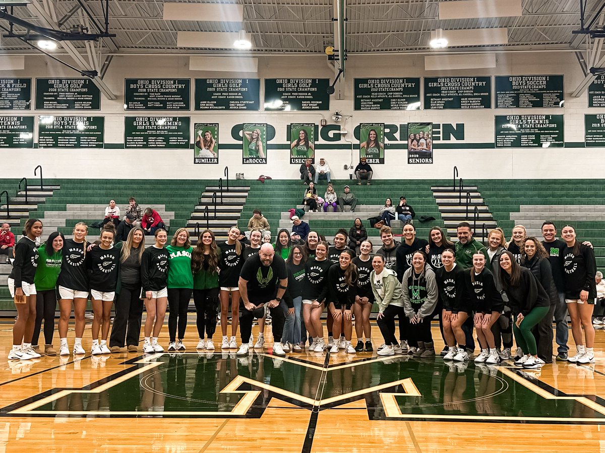 𝗧𝗼𝗱𝗮𝘆 𝘄𝗮𝘀 𝗯𝗶𝗴𝗴𝗲𝗿 𝘁𝗵𝗮𝗻 𝗯𝗮𝘀𝗸𝗲𝘁𝗯𝗮𝗹𝗹. 

Thank you to the teachers who show up for us every single day. On and off the court. 

We wouldn’t be who we are without you. 💚

#family #Masonmentality #Rollcomets