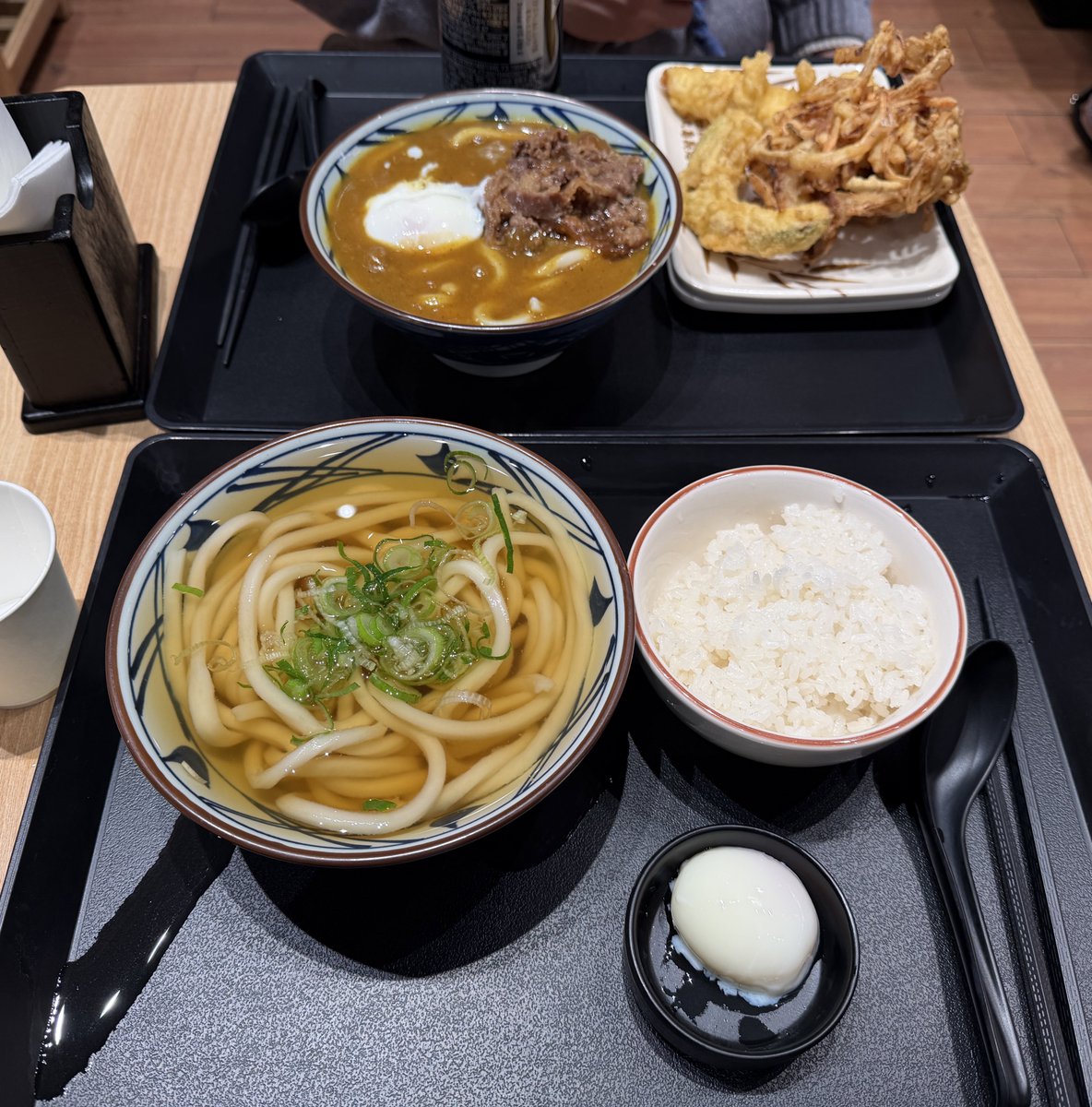 _Datstar_'s tweet image. 하루종일 집에서 쿨쿨띠하다가
짝꿍 따라서 잠실 나들이 조앗따💃💃