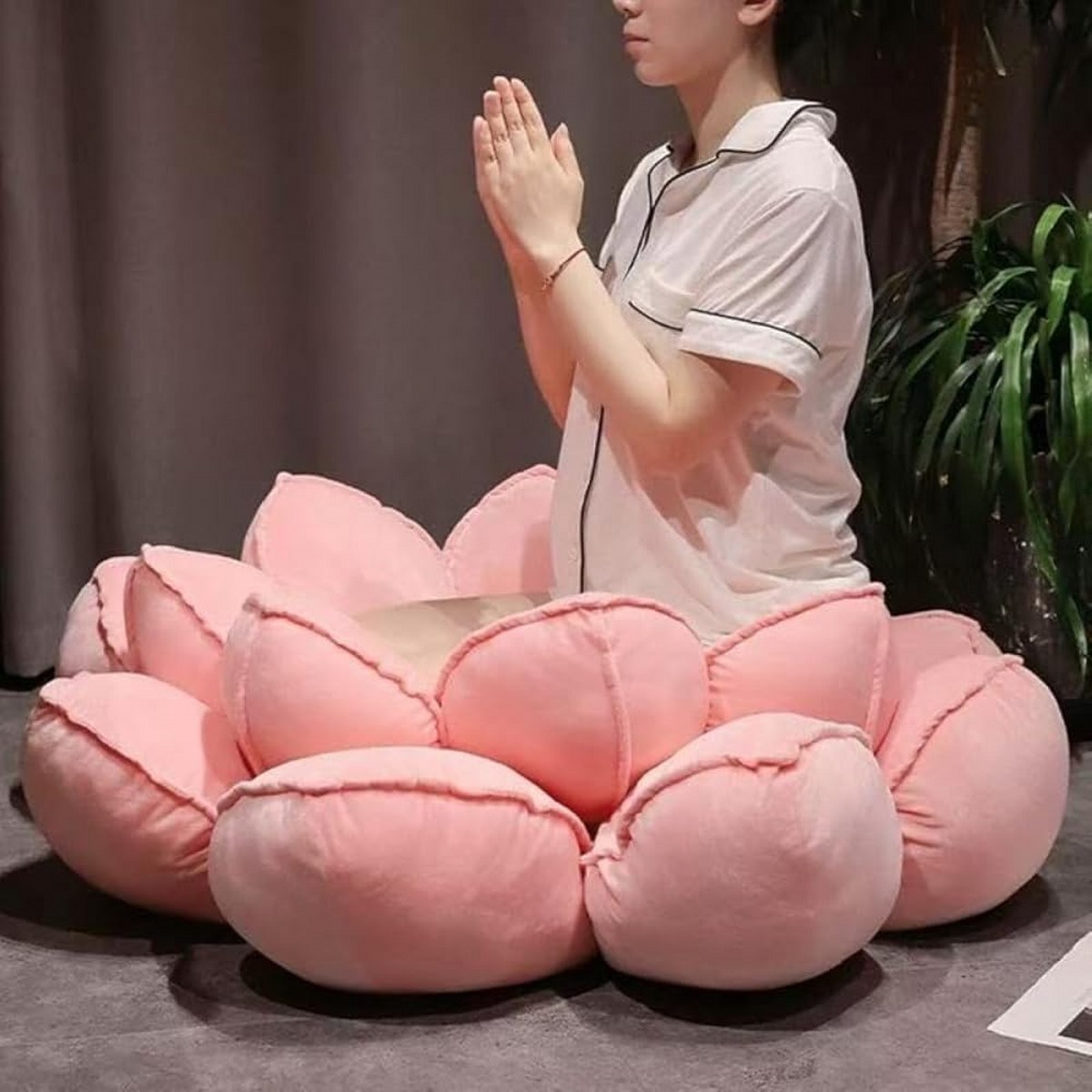 「蓮の花座椅子」発売中！購入⇒amzn.to/3YUOz0D