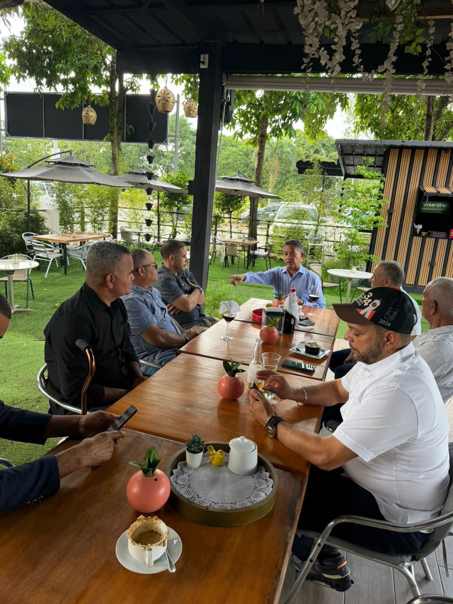 Gracias Diputado José Miguel Ferrereiras por recibirme con miembros de tu equipo político y escuchar nuestras evaluaciones sobre el futuro, retos y desafíos del <a href="/PRM_Oficial/">PRM</a> La provincia Espaillat está alerta y sabe lo que quiere en la Secretaría General y todos los cargos