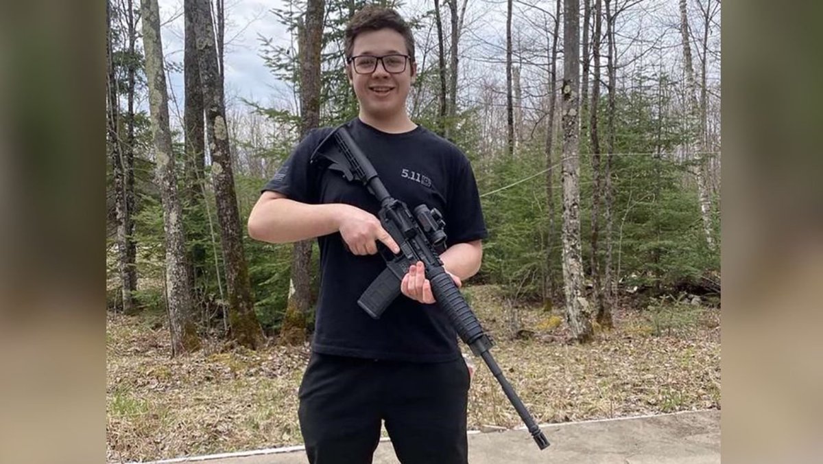 feraljokes's tweet image. ATTENTION @ICEgov THIS VIOLENT LEFTIST EXTREMIST LESBIAN TERRORIST IS ARMED AND DANGEROUS