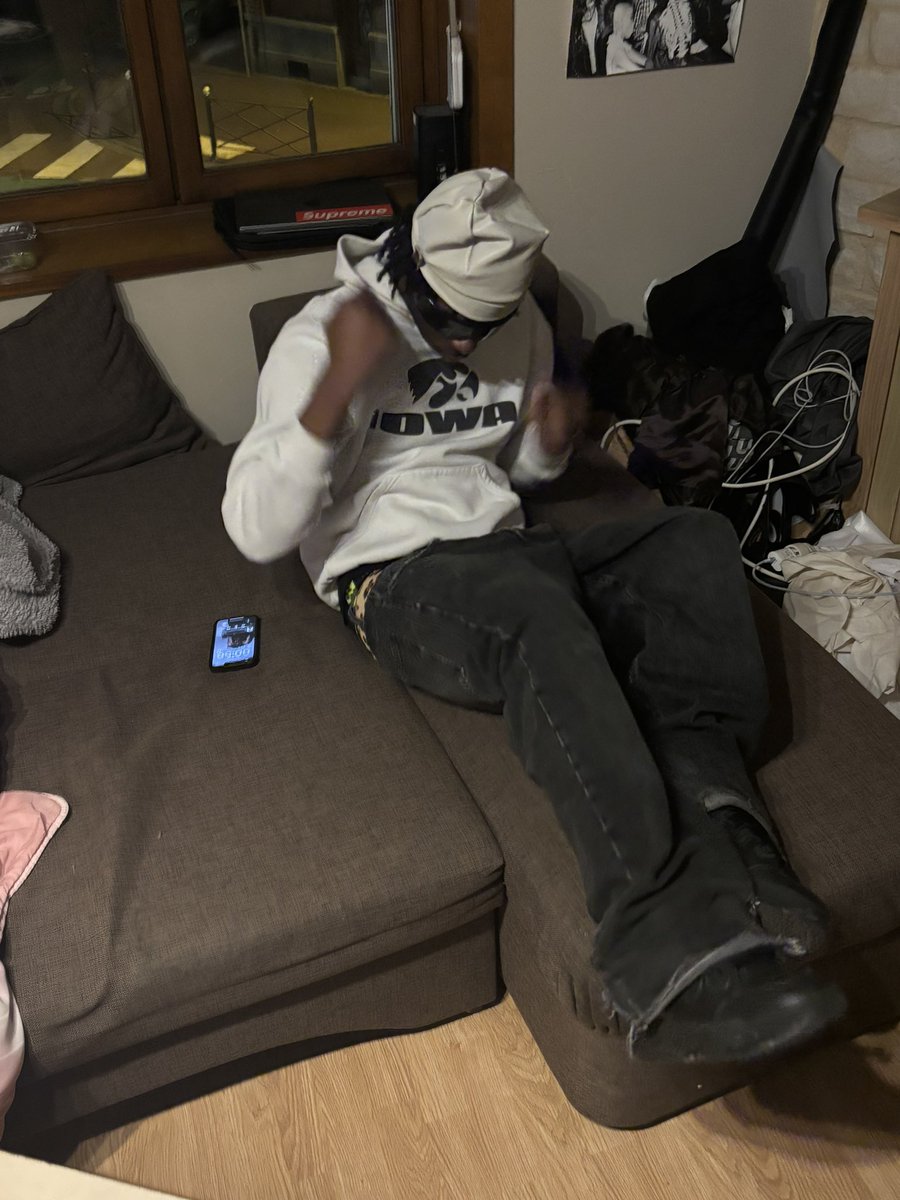 Twitter c’est pas insta mais lv j’aime trop