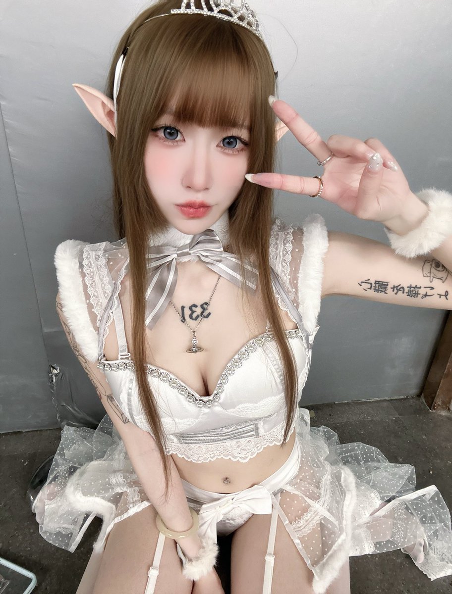 手手 tweet media