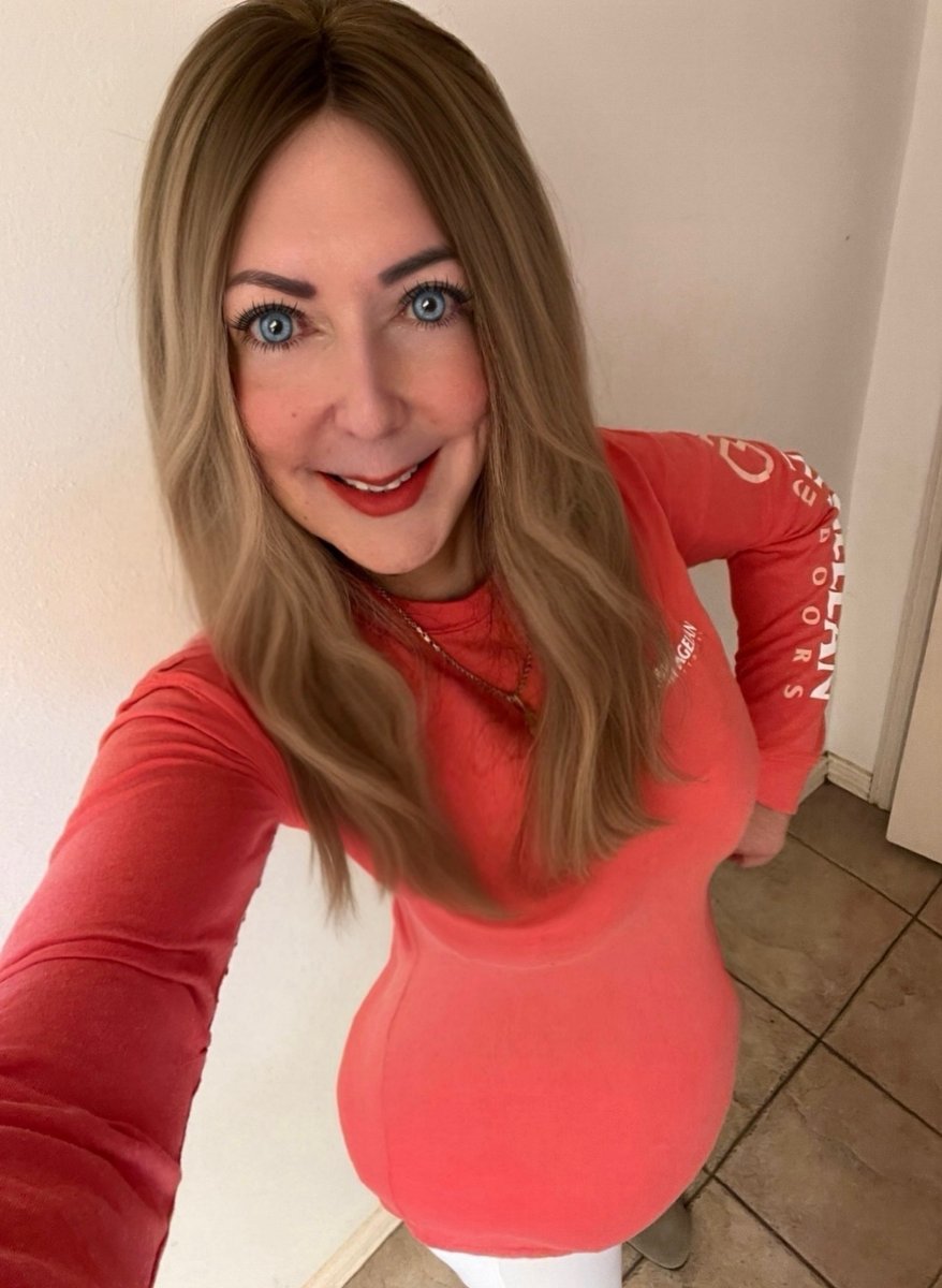 TxbeachRn's tweet image. #winterstorm fit for the type of cold 🥶 we get in deep S. Tx haha 😂 🤦🏼‍♀️ and I am absolutely ok with it, tyvm! 🤷🏼‍♀️🧡🤍 #StayWarm everyone! 🤗