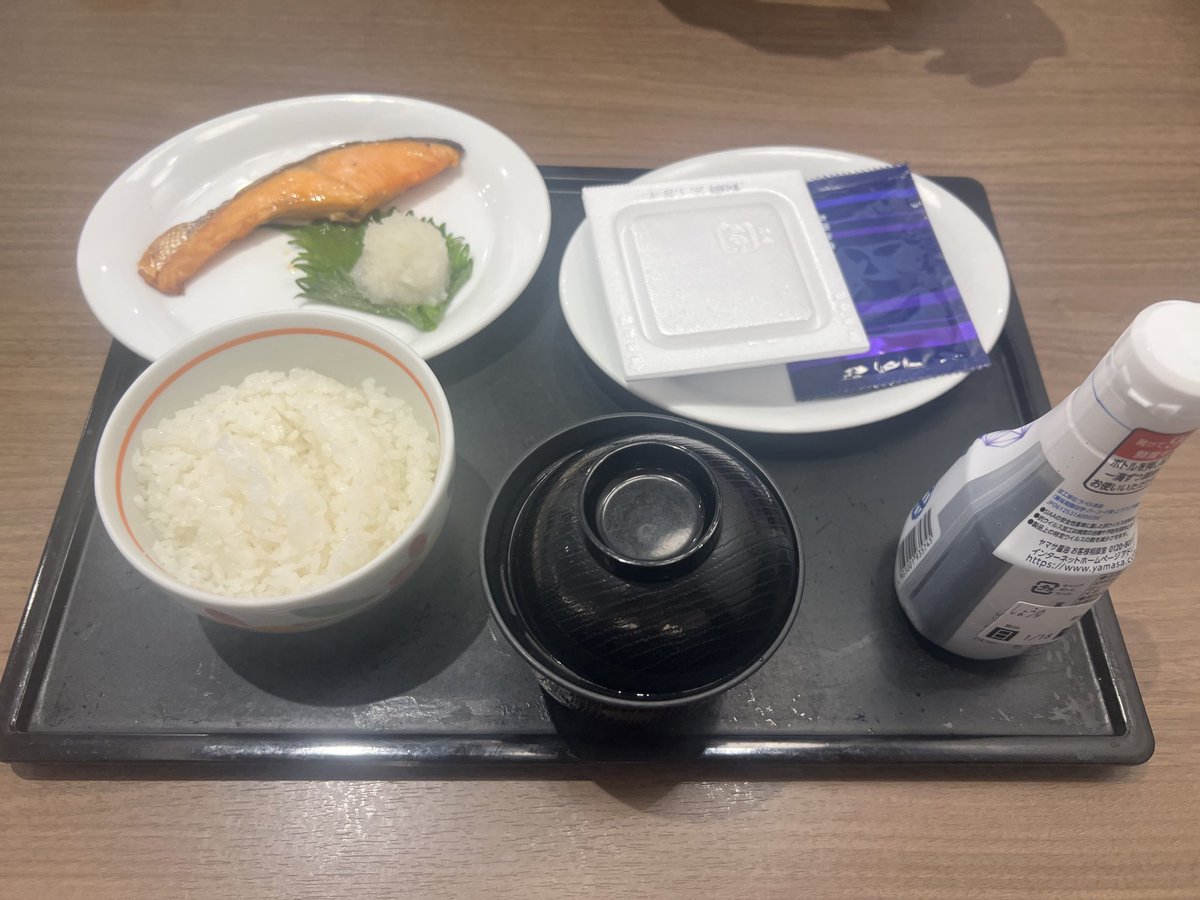 デニーズモーニング食べるのが、週末の習慣になりつつある我が家。休みだからと寝坊してると生活リズム崩れて美味しいワインや料理が食べれなくなりますからね。（そこが問題）