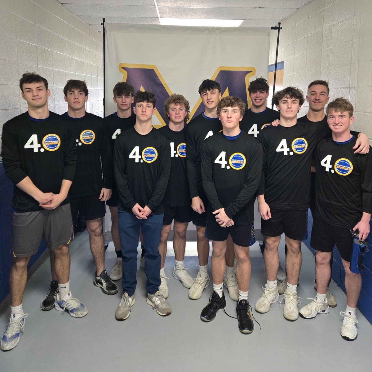 Last semester our boys program had a team GPA of 3.76! We also had 11 athletes who had a 4.0 GPA or better and were rewarded with a 4.0 GPA Bomber Basketball shirt!