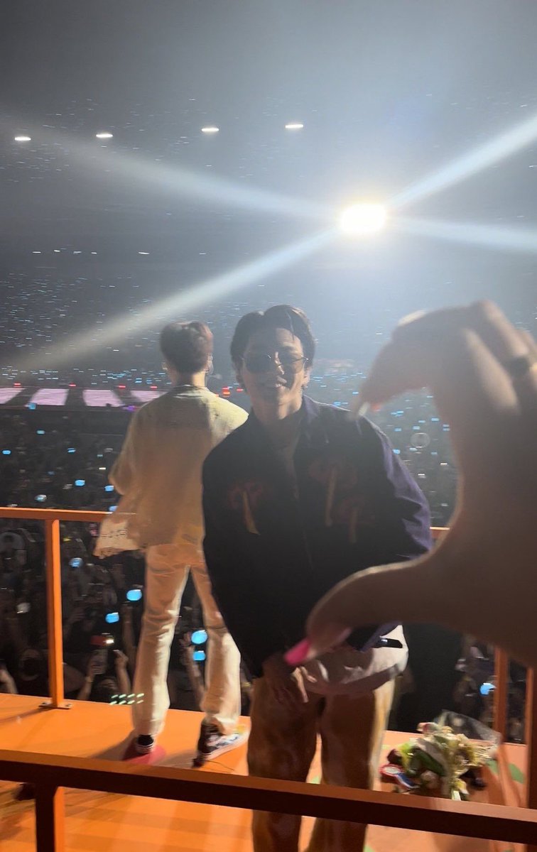 whresjk's tweet image. soon ໒꒱