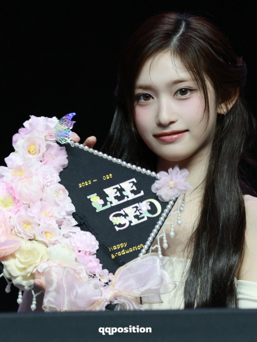260124
🎓

#IVE #LEESEO #아이브 #이서