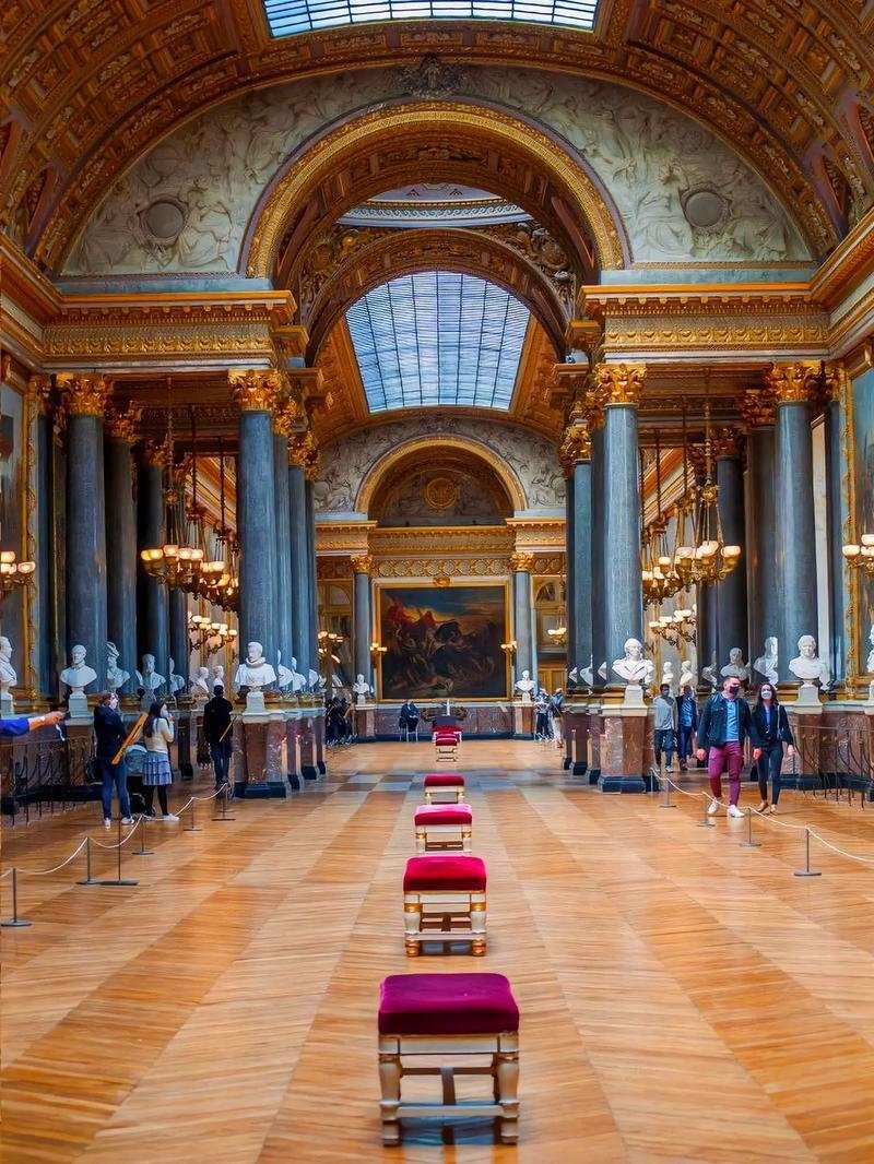real__molly's tweet photo. Discover the grandeur of Buckingham Palace, a symbol of British heritage and royal history. https://t.co/nCwAsA63QF
