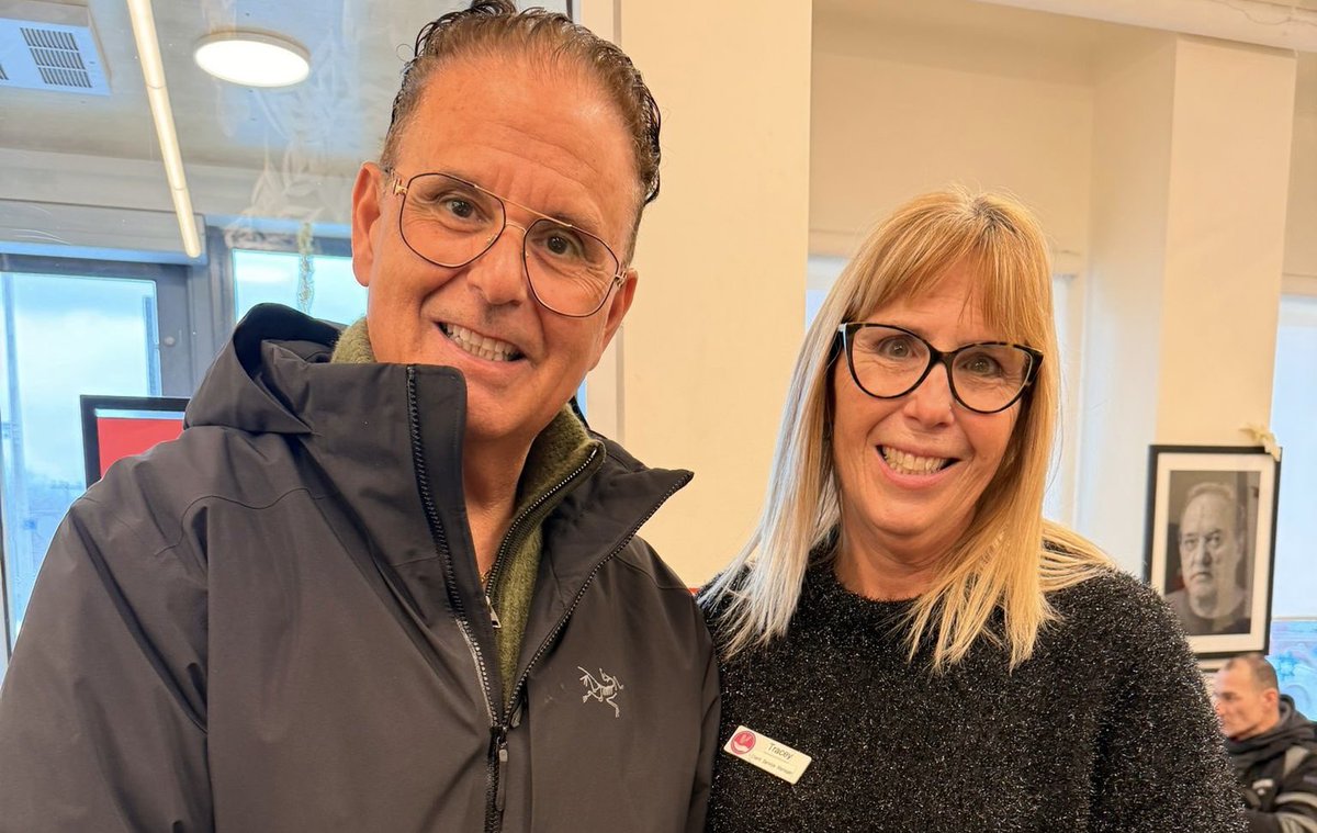 RudyCuzzetto's tweet photo. Helped volunteers deliver blankets from @SaiDhamCanada to the local warming centre at @CompassFoodBank in #Lakeview. As we prepare for the winter storm tomorrow, please remember to check on seniors and other vulnerable people, especially those living alone. #MississaugaLakeshore https://t.co/jwYyHp2VNy