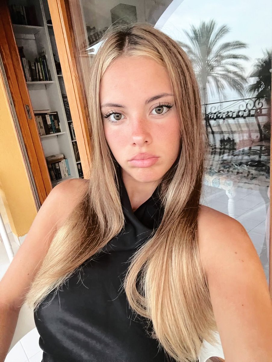 𝒄𝗹𝗼𝗲 tweet media