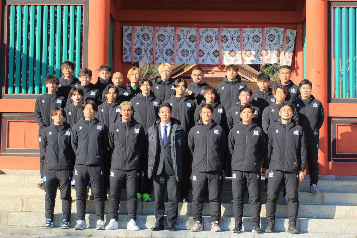 🔷必勝祈願🔷

昨日、#富士宮市 の#富士山本宮浅間大社 にて必勝祈願を行いました！！

2026シーズンも、リーグ2連覇、そしてJFL昇格を目標に、熱く戦ってまいります🔥

お越しいただいた多くのサポーターの皆様もありがとうございました‼️

#岳南Fモスペリオ