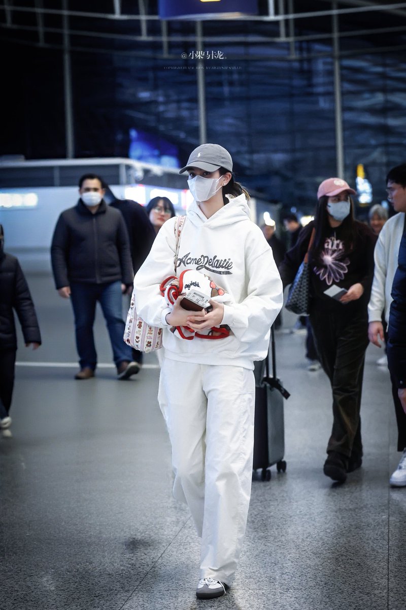 FiloROSIE's tweet image. J airport outfit today 😍

GINNY JAYNA 1ST FANSIGN SH
#MissGinJayFansignInShanghai