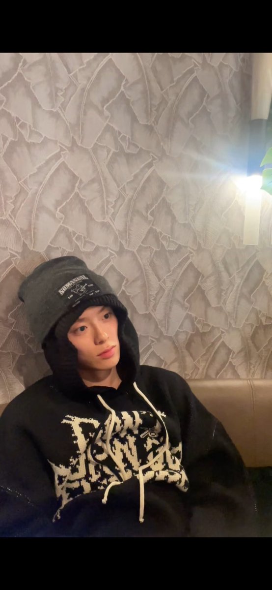 by_verivery's tweet image. [#계현]
깡냉아 생일축하해🥳
이렇게 보니까 서로 찍어주기만 하고
같이 찍은 사진이 없더라
올해는 많이 찍어보자꾸나😄

#GYEHYEON
#베리베리
#VERIVERY
#HAPPYKANGMINDAY