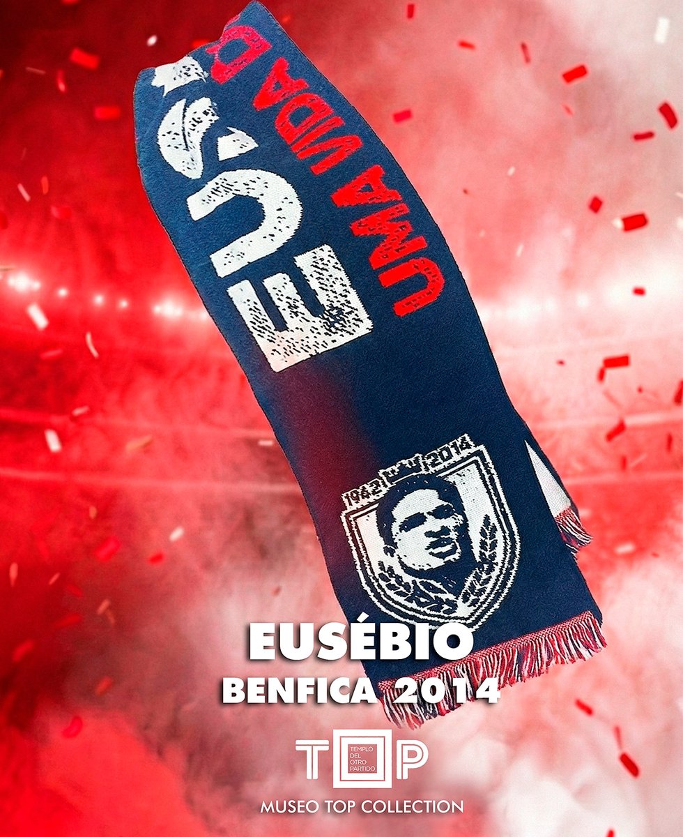 MuseoTOP's tweet image. 24-01-2026. 84º aniversario de Eusébio: bufanda conmemorativa (2014) brilla en el TOP, el Museo de Marketing Deportivo de Claudio Destéfano. Historia completa en Instagram 👉 @museoTOP. Contenido: @mlopezarce #Eusebio #Benfica #SLB #MuseoTOP