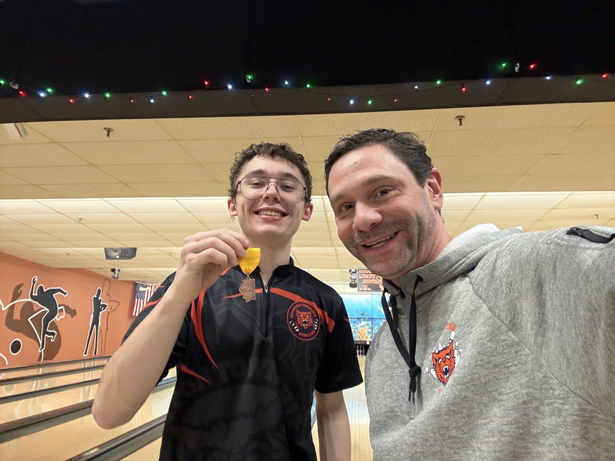ETHSports's tweet photo. Congratulations to Anthony Swanson on his 4th Place finish at the #IHSAKits Sectional and his 3rd straight trip to STATE!!! https://t.co/Okmvqopp1z