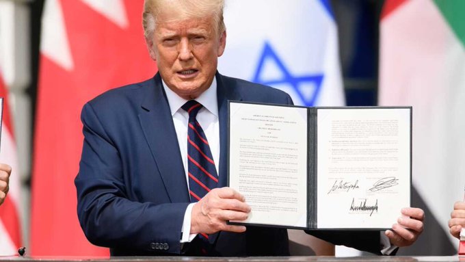 Bakanlarından Yaşar Yakış ve Exeter mezunu Eski Merkez Bankası Başkanı
Eski TBMM Başkanı eski iyi partiden
Milletvekili Durmuş Yılmaz da üyeler arasında
Nasıl iyi mi ?
Elif Bilgi Zaparolli ismini de atlamayalım
Kendisi Meryll Linch Yatırım Bankası A.Ş
Yönetim Kurulu Başkanı