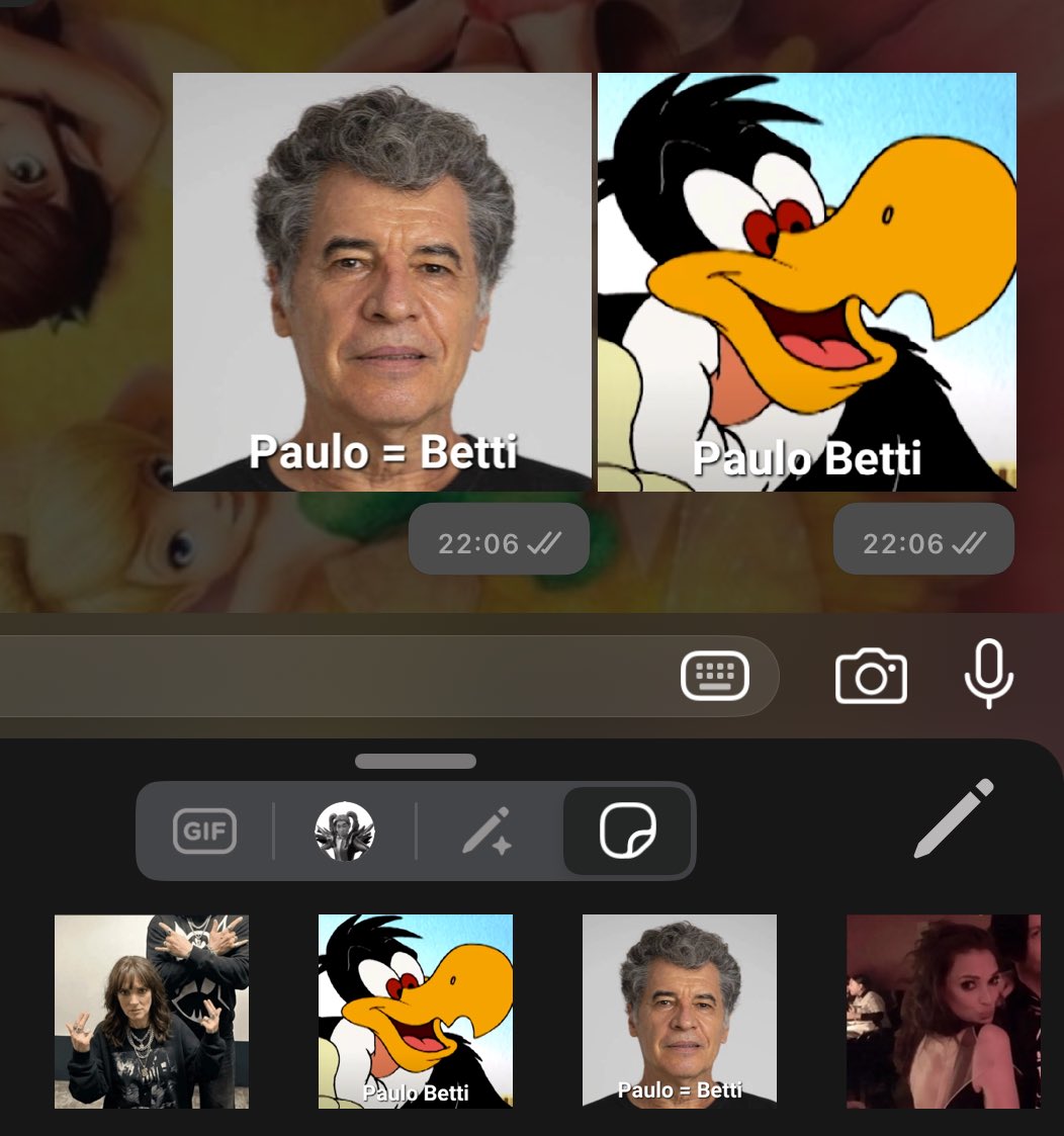 balfesliz's tweet image. Fato curioso : eu e minhas amigas que fizemos essa figurinha e tem uma versão dela só com a foto dele #Divamos