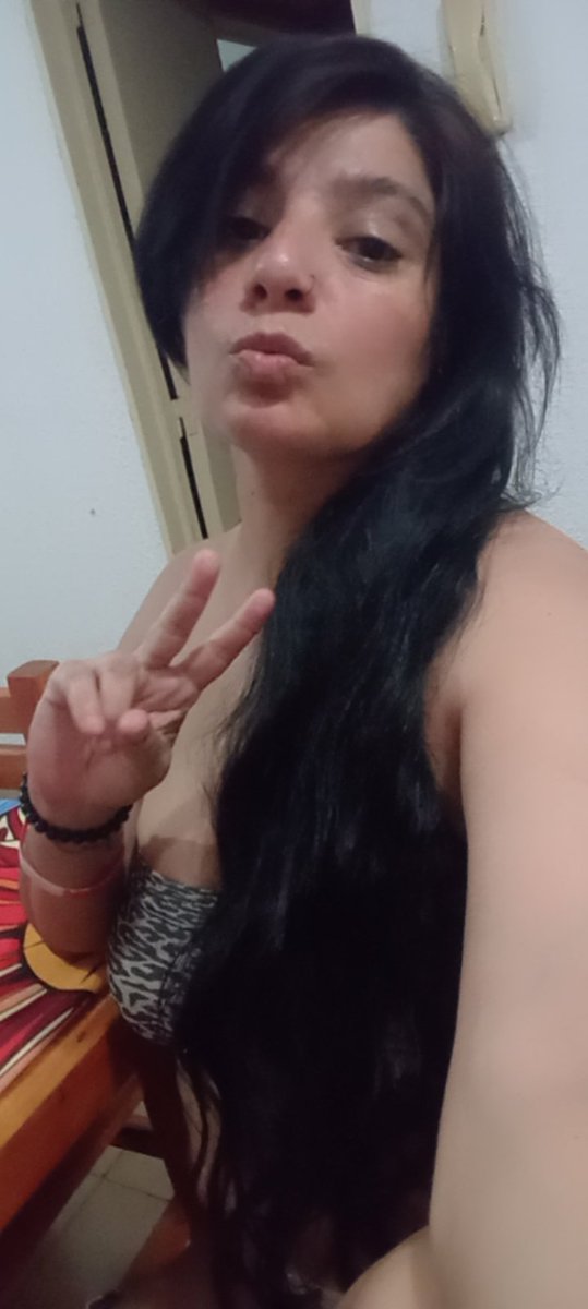 ForlinAndrea's tweet photo. Finges amor, no sabe hacerte el amor 🎵🎶 https://t.co/tzcIPkoTsS