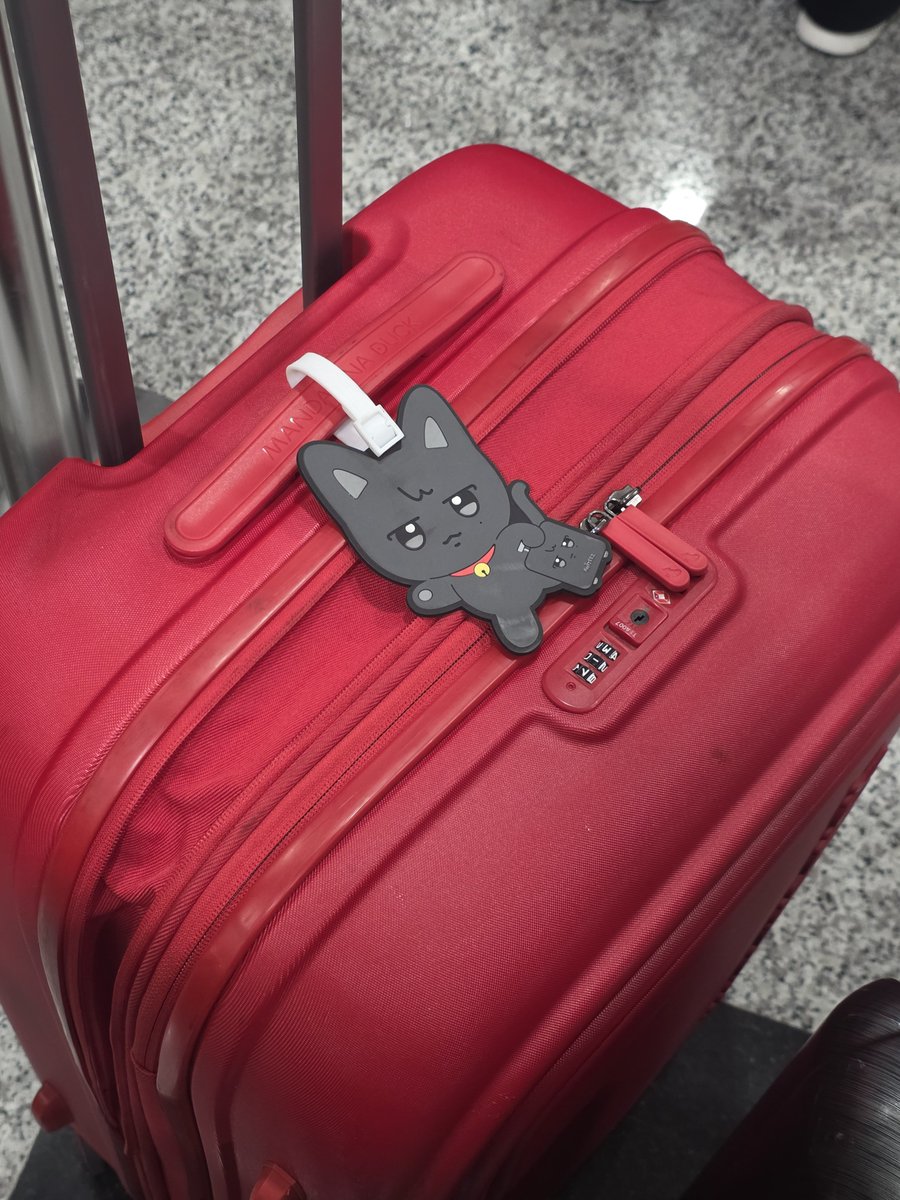 With0E's tweet image. 한국에서 봐 내 겸둥이
길 잃지말고 와야대