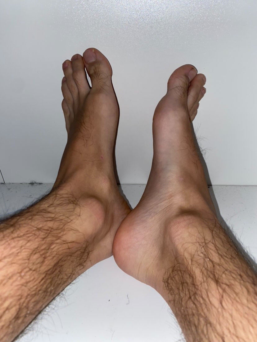 Pieds de rebeu pour chienne qui lèche ieps odorant et poilu