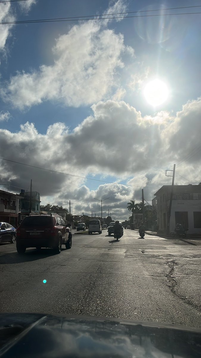 « Le grand homme est comme l’aigle ; plus il s’élève, moins il est visible, et il est puni de sa grandeur par la solitude de l’âme. » Stendhal