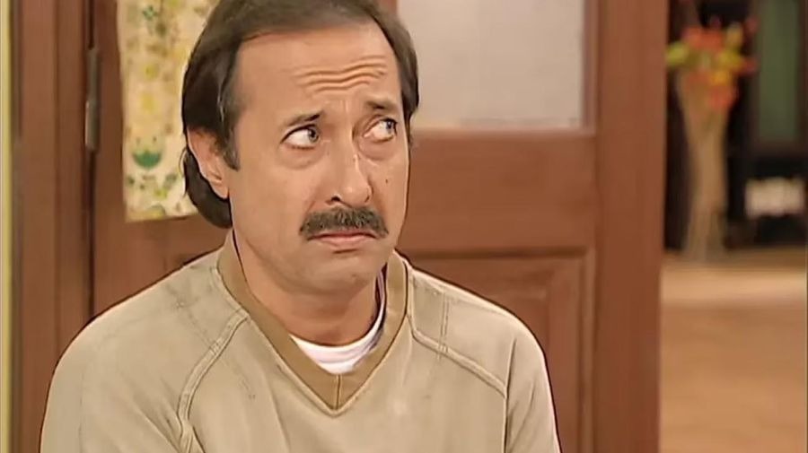 hernanflash's tweet image. Por gordo ansioso me quemé el paladar con una papa y se me hizo una ampolla  🤦‍♂️

La papa mirándome después de escupirla al quemarme: