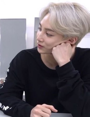 gumiwons's tweet image. “we have                               “i know i 
dating rumors”                     started it”