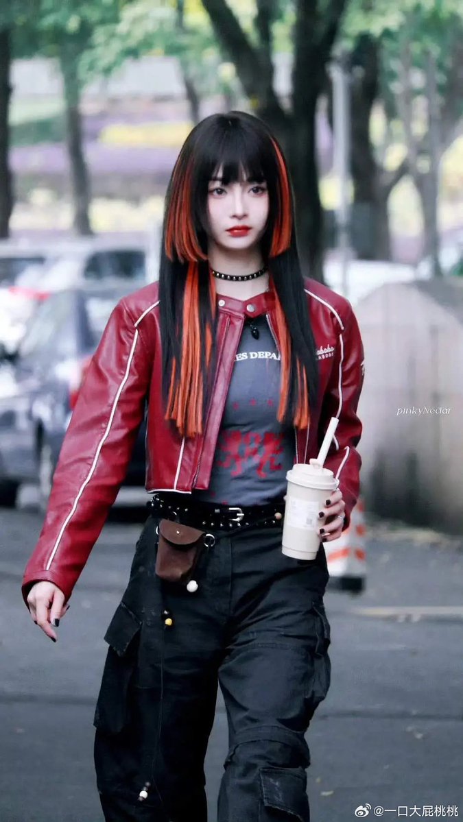 FKShi's tweet image. #ZhouJieQiong (#PinkZhou) &amp;amp; #LinBoRui (#LinBaiRui / #CharlesLin) reuters filming drama 明日乐园 / Ming Ri Le Yuan / Us In Wonderland.

24/01/26