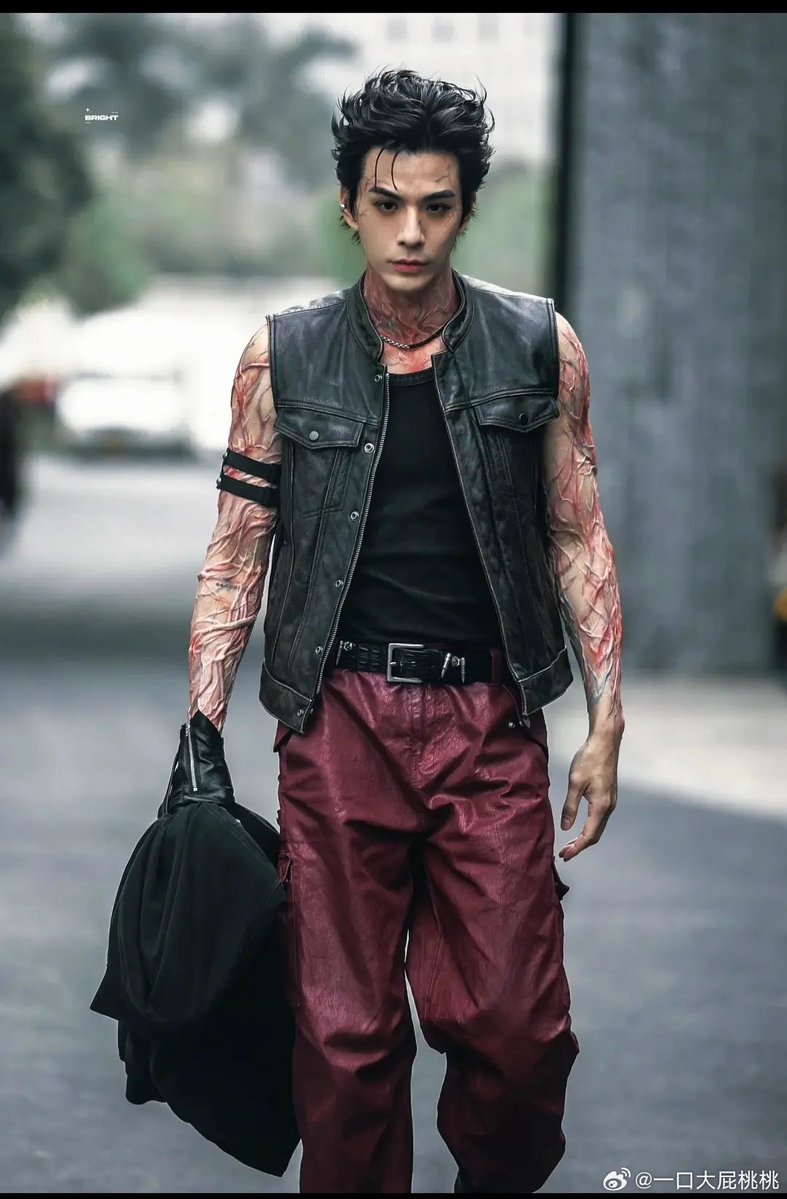 FKShi's tweet image. #ZhouJieQiong (#PinkZhou) &amp;amp; #LinBoRui (#LinBaiRui / #CharlesLin) reuters filming drama 明日乐园 / Ming Ri Le Yuan / Us In Wonderland.

24/01/26