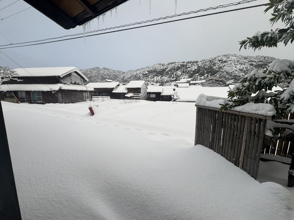 家の前です。雪かきがんばっぞ。
