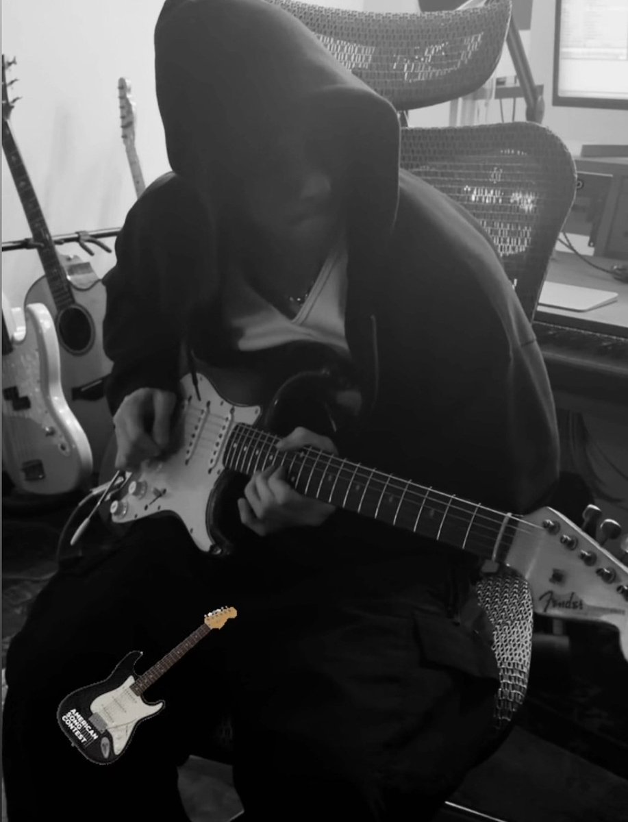 himetaka4's tweet photo. 大学時代、一緒に音楽学んでた友達

👨「原曲とは違うね。自分の世界持ってて心に響く演奏じゃない」
👩「これ岸くん」
👨「えーーーーー😱嘘でしょ？」
👩「凄いでしょ😎」
👨「プロのギタリストかと思った」

この反応が見たかったのです🤭

🎸https://t.co/eRWwEz3WzO

#岸優太_Instagram
#kcgram https://t.co/Ekvqrh9Zo5