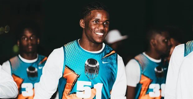 ttjharden8's tweet photo. New: 2027 WR Amare Patterson has set an official visit to Florida, he tells @Swamp_247 

His official visit is from June 11-13.

➡️: https://t.co/8WUiZY86Hf (VIP) https://t.co/rw2qdxKFAJ