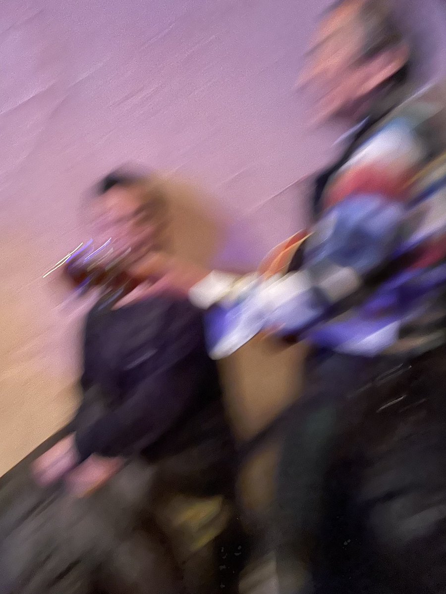 昨夜。
今年お初の“トリオ+1”。
みなさんカッコよかったし楽しかったなぁ。
吾妻さんのMCどおりでひさしぶりに演る曲も多かったということでそれがまた自分にとっては新鮮で。
だんだんと弾けまくってく様もたまらなかった。