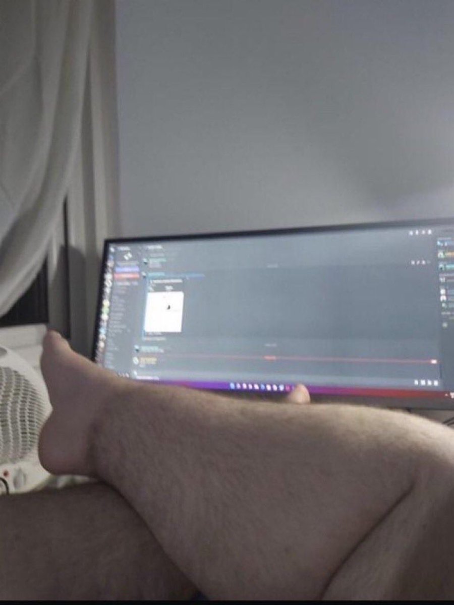 just chillin in tha crib