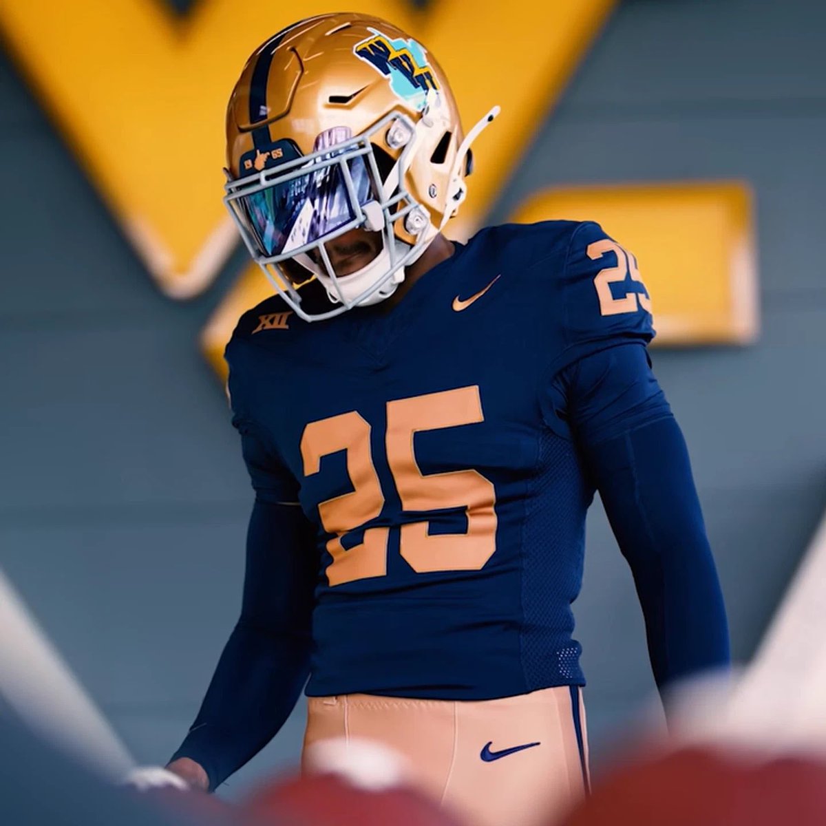 WVUniforms304 tweet media