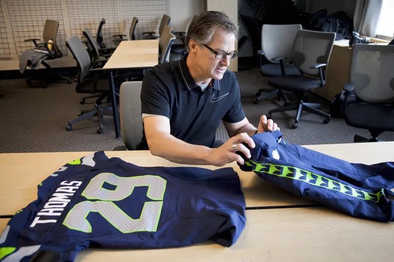 NFL Fashion Advice tweet media