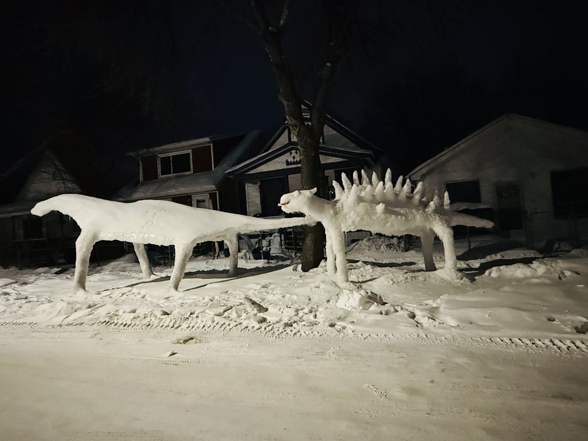 MBG360's tweet image. Yeah, we don't do snowman here in Winnipeg... 

#winnipeg #winterpeg