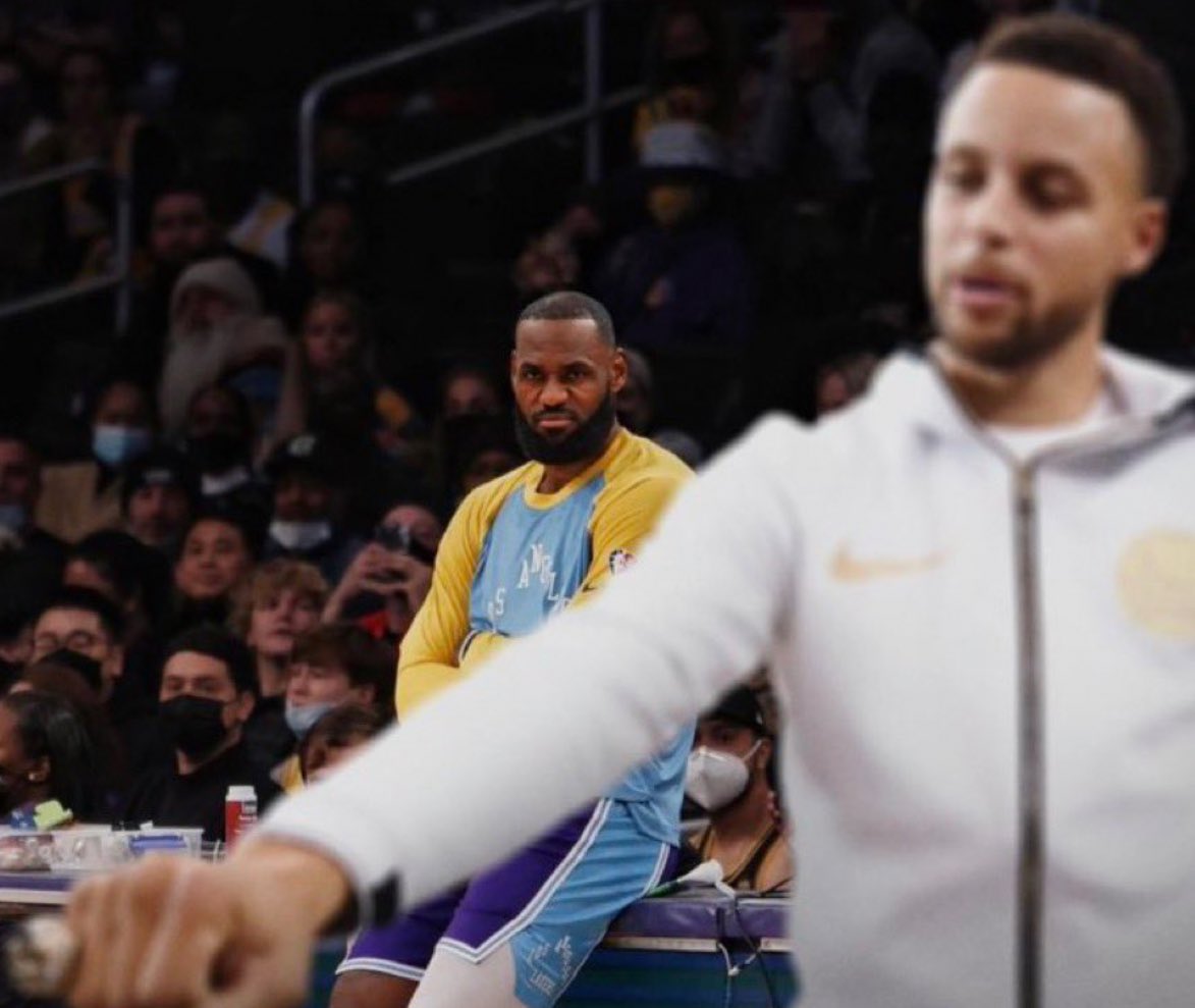 Carrying Issues 🎒 tweet media